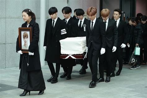 Kim Jong-hyun's Funeral Included K-Pop Stars Carrying His Coffin | Teen ...