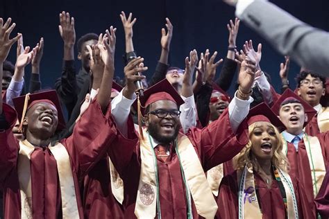 20230602Gross 059 | Paint Branch High School graduation cere ...