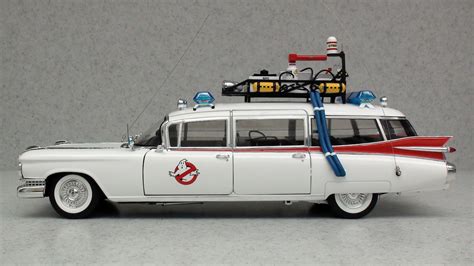 Pseudo Cars: Ecto-1 - Ghostbusters (1984)