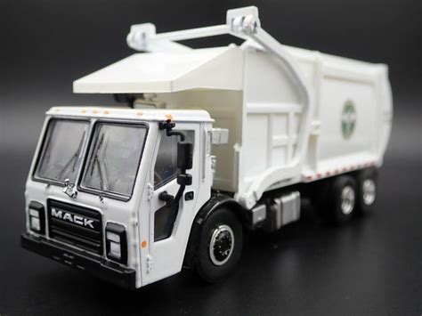 2019 19 MACK LR REFUSE GARBAGE TRASH TRUCK DSNY 1:64 SCALE DIECAST ...