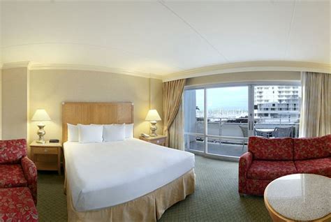 Ilikai Hotel & Suites | Hawaii Aloha Travel