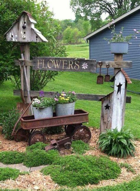 Decorating Ideas: 20 Country Garden Decoration Ideas