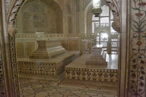 Taj Mahal Tomb | Choose a Place for Relax | Taj mahal, Mughal, Mughal ...