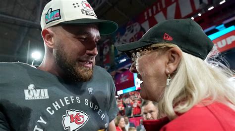 Super Bowl: Donna Kelce celebrates with Travis, consoles Jason | wkyc.com