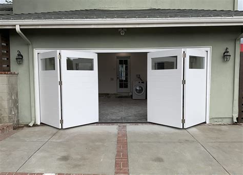 Bifold Garage Doors Services in California | Tungsten Royce