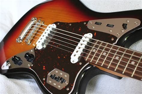 Fender Jaguar Baritone Custom Japan image (#435947) - Audiofanzine