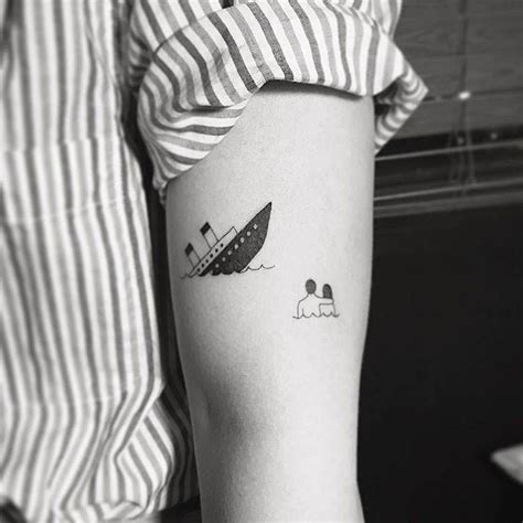 Titanic tattoo on the left bicep. | Tatuaje de titanic, Tatuajes de ...