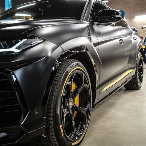 Lamborghini Urus Amazing Color | New luxury cars, Dream cars ...