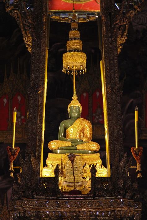 Emerald Buddha statue in Wat Phra Kaew, Bangkok, Thailand