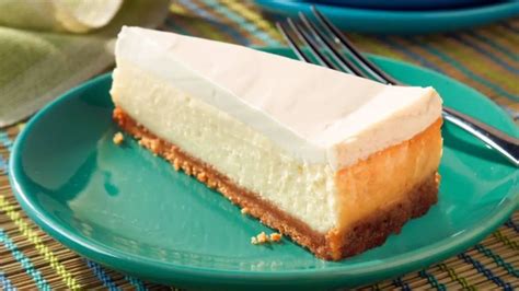 Polish Cheesecake With Sour Cream Topping