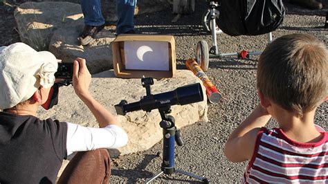 How to Make a Pinhole Camera to Watch the Solar Eclipse | PCMag