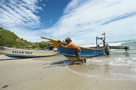 Perahu Nelayan yang digunakan di nusantara