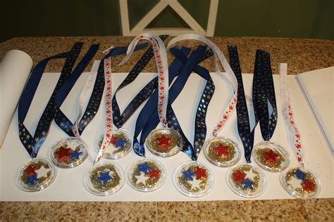 The Laber Family: 2012 Kids Olympics Craft -- Medals for all!