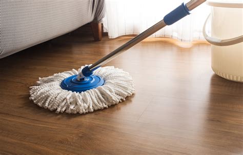 Can I Mop My Wood Floors | Viewfloor.co