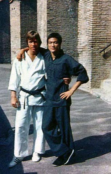 bruce-lee-vs-chuck-norris-behind-scenes-8 | Bruce lee martial arts ...