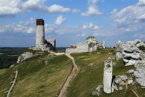 File:Castle in Olsztyn.JPG - Wikimedia Commons