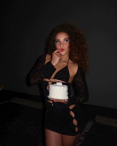 SOFIE DOSSI – Instagram Photos 06/25/2023 – HawtCelebs