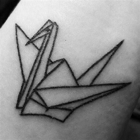 Origami crane tattoo | Tatouage origami, Tatouage, Cygne tatouage