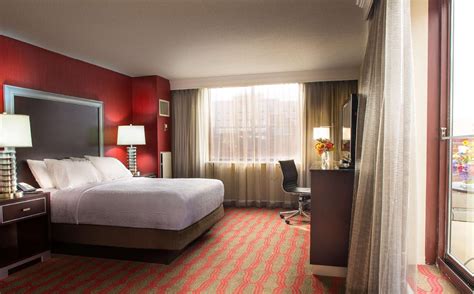 LaGuardia Plaza Hotel in New York (NY) - Room Deals, Photos & Reviews