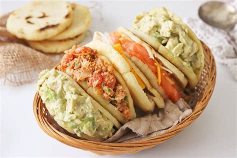 Arepas venezolanas, cómo hacer las auténticas con relleno Reina Pepiada