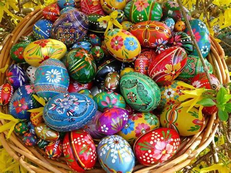 Unique Russian and Ukranian Easter Eggs Decoration Techniques and ...