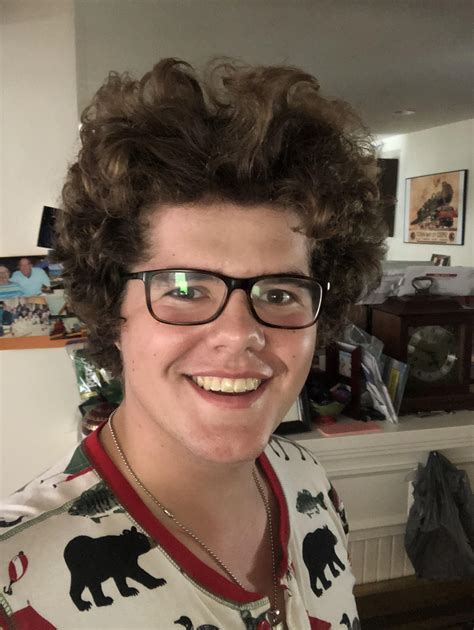 Give me that ace Ventura hair style : r/curlyhair