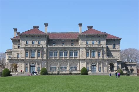 New England Tour Guides: Newport Mansions