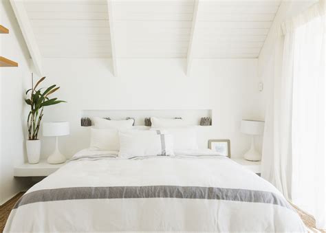 35 Amazing White Walled Bedroom - Home, Family, Style and Art Ideas