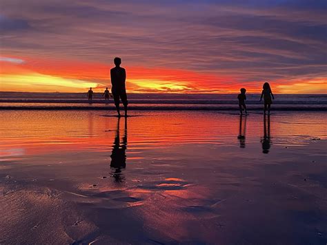 Breathtaking sunset on Bali’s Seminyak Beach – after clear-up – Paul ...