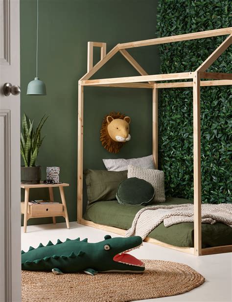 How to create a jungle theme in your child's bedroom Toddler Boys Room ...