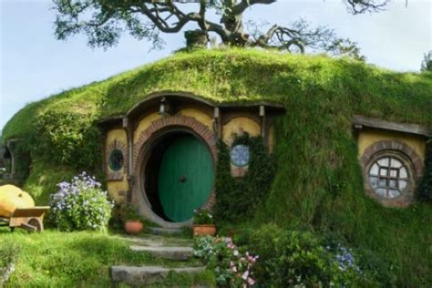 Hobbiton Movie Set Tour - BIG nano - Best Shopping Destination For Tech ...