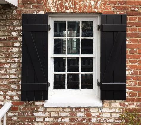 Blog about farmhouse: Black Farmhouse Window Shutters