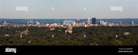 Louisville skyline hi-res stock photography and images - Alamy