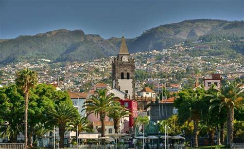 Funchal downtown Foto de Francisco Correia | Funchal, Visit portugal ...