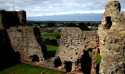 [94890] Rhuddlan Castle | Rhuddlan Castle, Denbighshire. Gra… | Flickr