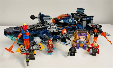 REVIEW: LEGO Marvel Avengers Helicarrier | The Test Pit