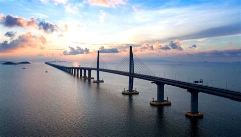 HK-Zhuhai-Macao Bridge opens to traffic - People's Daily Online