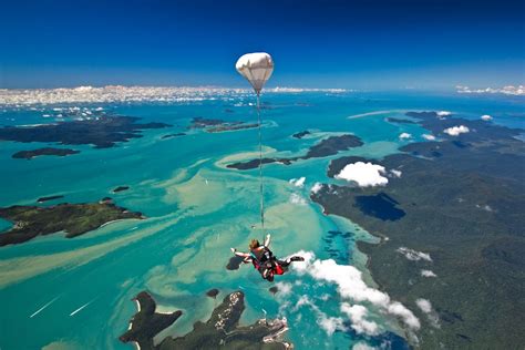 Airlie Beach Tandem Skydive from 15,000ft – Whitsunday.com