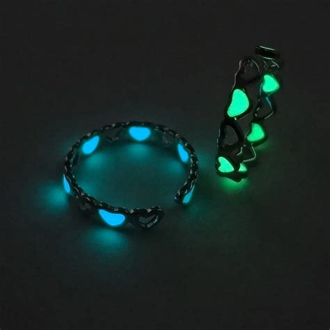 Aliexpress.com : Buy Hot Sale Glow In The Dark Rings Heart Glowing ...