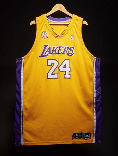 Signed Kobe Bryant Los Angeles Lakers jersey could sell for up to $7 ...