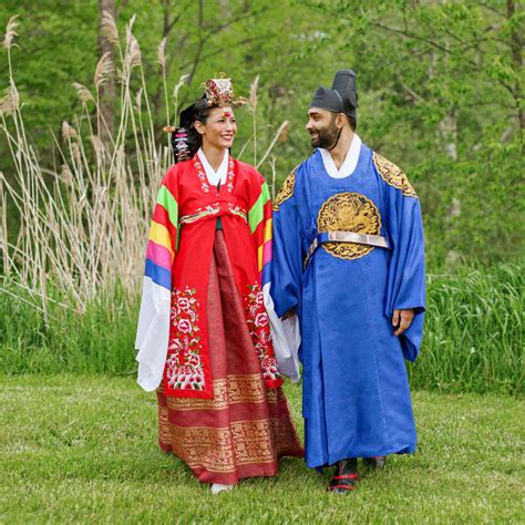 10 Korean Wedding Traditions and Customs