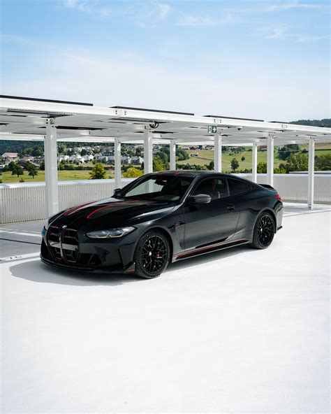 √BMW M4 CSL Looks Menacing In Black Sapphire Metallic - BMW Nerds