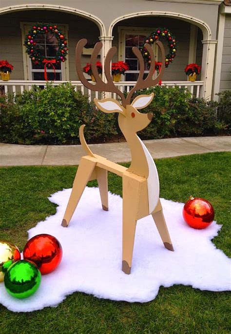 12 Festive DIY Outdoor Reindeer Christmas Decorations • The Garden Glove