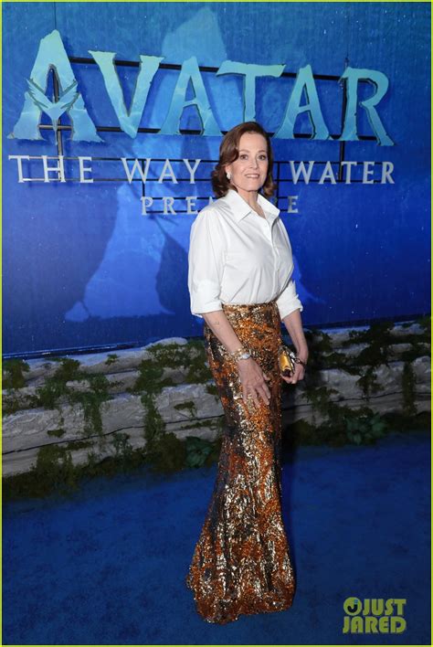 'Avatar' 2 Cast Attends L.A. Premiere Sans James Cameron - See the Red ...