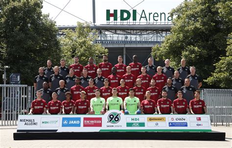 Hannover 96 offizielles Mannschafsfoto 2018/19 - FANCLUB MAGAZIN