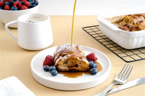 31 Delicious French Toast Toppings | Golden Truffle