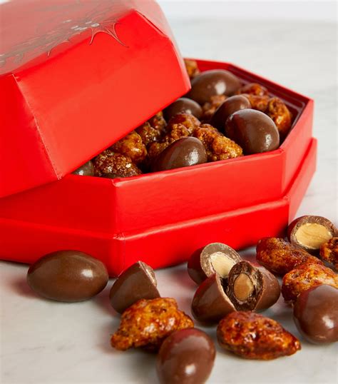 Harrods Milk Chocolate and Caramelised Almond Selection (300g) | Harrods SG