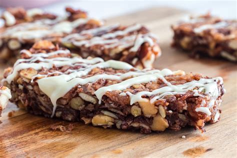 Keto Granola Bars (Copycat KIND Bars) | Hip2Keto