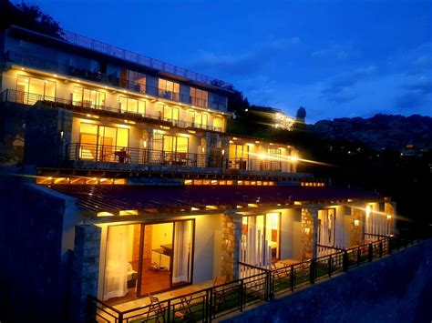 8 Best Luxury Hotels in Hunza Valley 2023 | Book Online Now