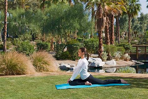 Two Beautiful Palm Springs Spas Where You Can Soak Under the Stars ...